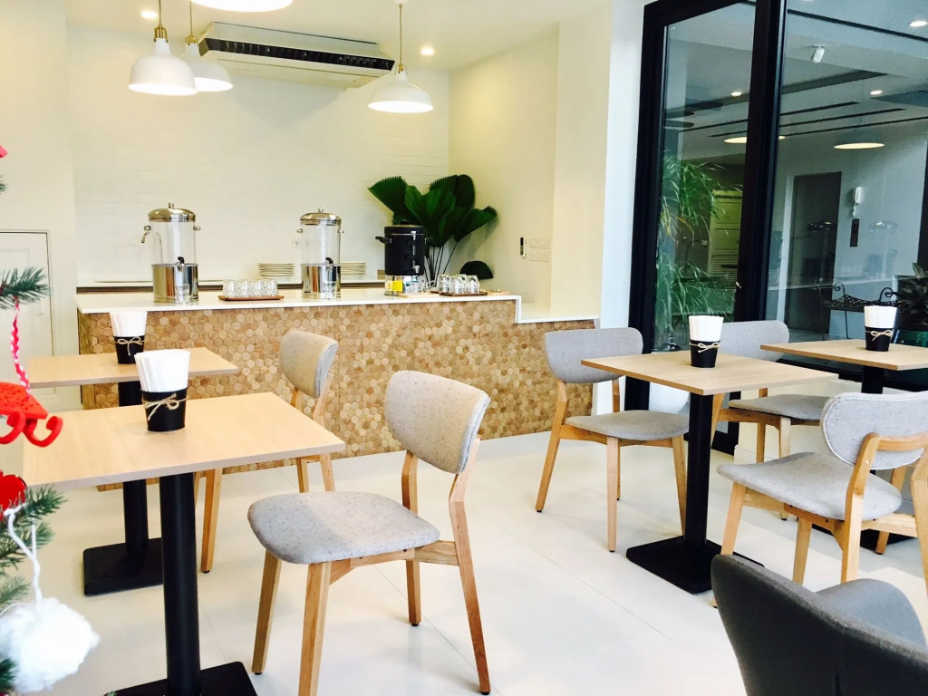 เดอะคอร์เนอร์ The Corner