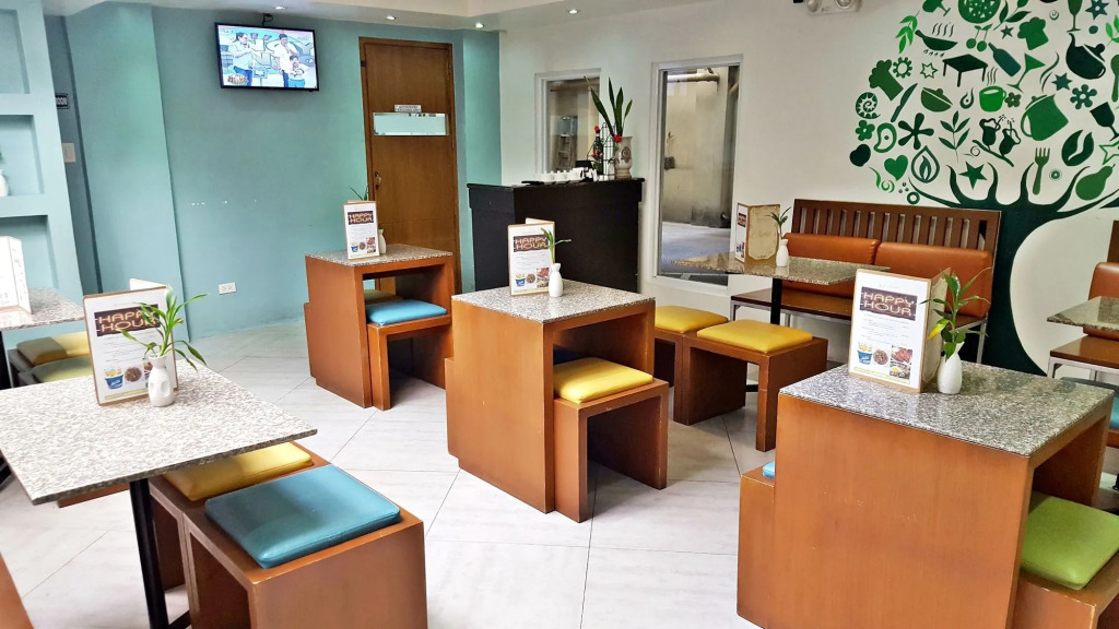 Royale Parc Inn & Suites
