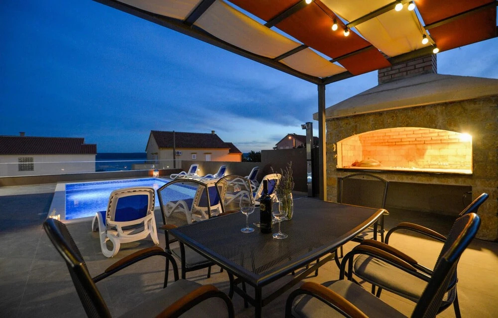 Luxurious Home In Maslenica