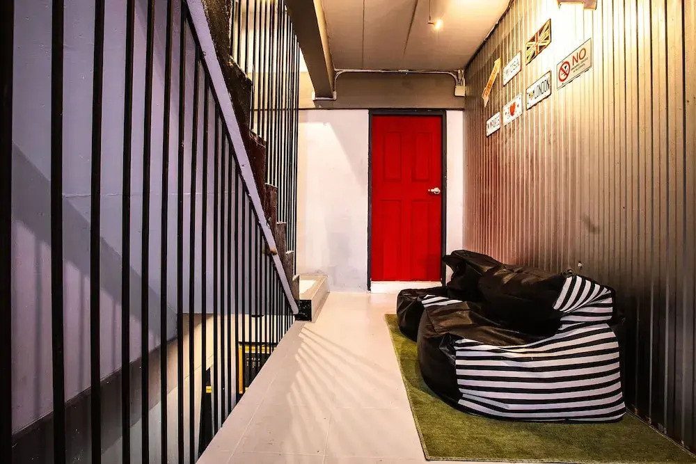 Shakira Hostel