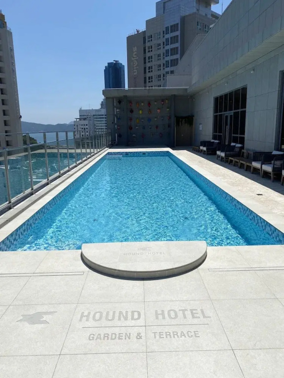 Hound Garden&Terrace Hotel