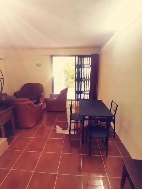 Cheerful 4-bedrooms beachfront home flic en flac