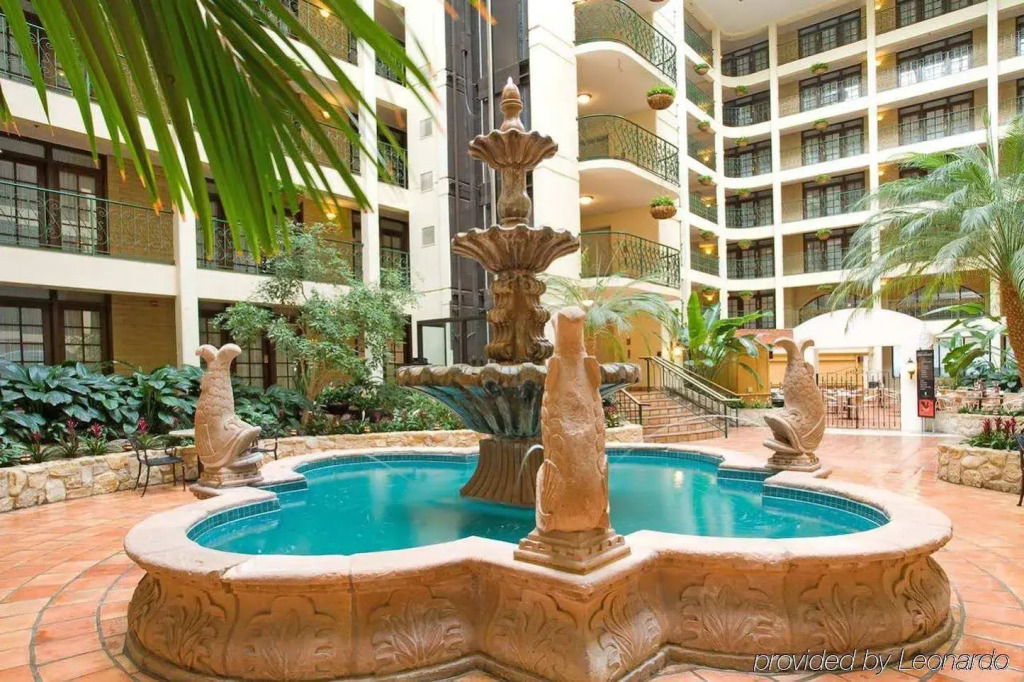 Embassy Suites by Hilton Chicago Schaumburg Woodfield