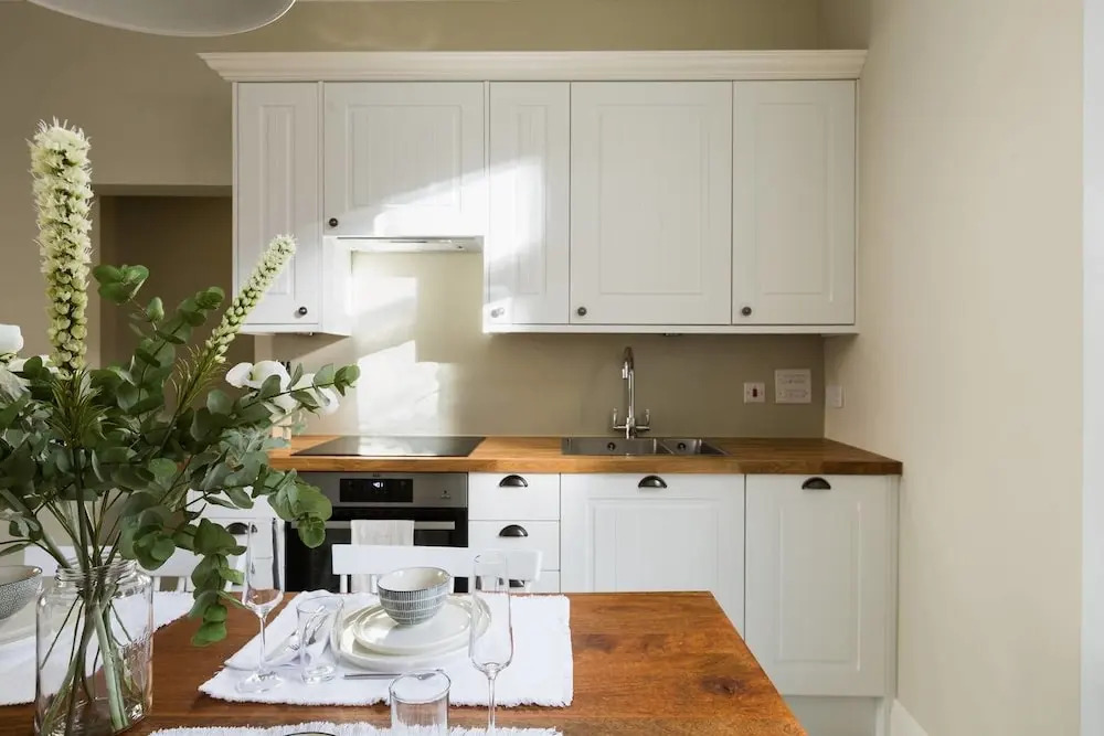 Bright 1BR Modern Home W/terrace in West London