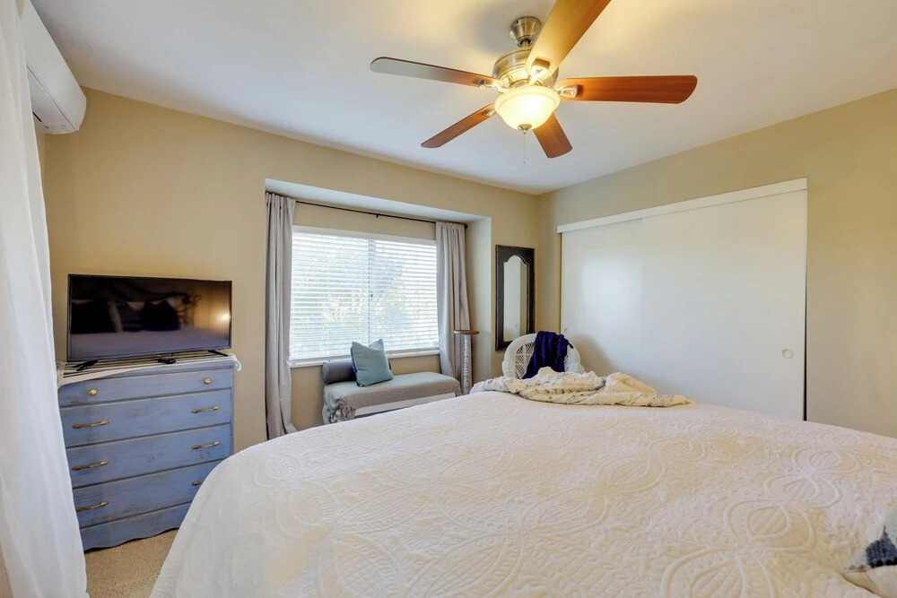 16 Mi to Beaches & Wineries! Chic Peaceful Retreat