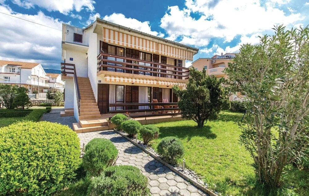 Beautiful Home in Jadranovo With Wifi and 2 Bedrooms