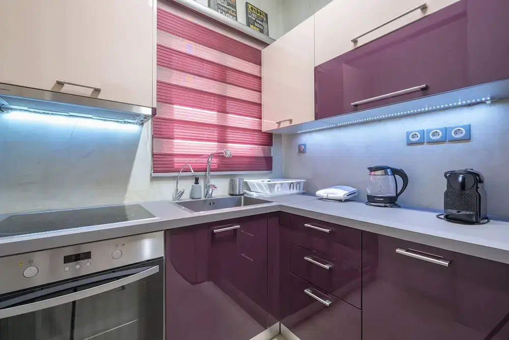 Stylish 2 Bd Urban Retreat Near Panormou