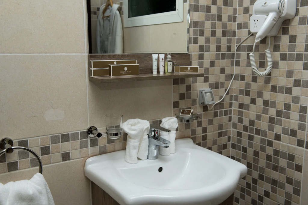 Verta Quraish Hotel