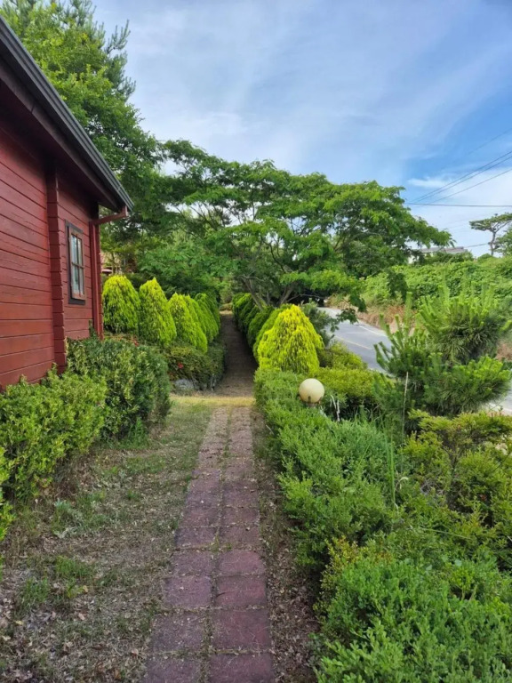 Taean Log House Pension