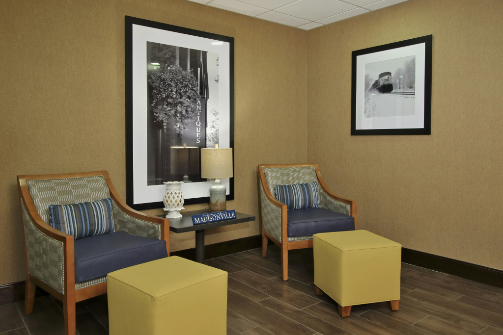 Hampton Inn & Suites Madisonville