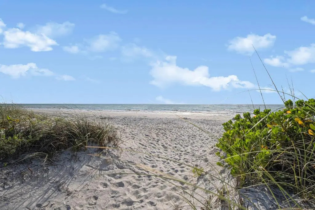 Sonrisa Unit-3/ Lovely Condo , 2 Bedrooms-2Baths