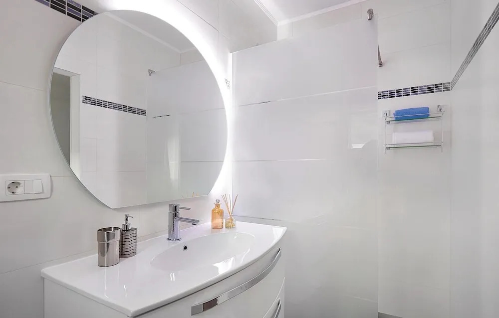 Stunning Home in Povlja With 4 Bedrooms, Wifi and Outdoor Swimming Pool
