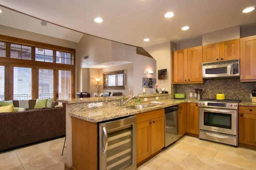 2 Bedrooms w/ Large Loft + 2.5 Baths