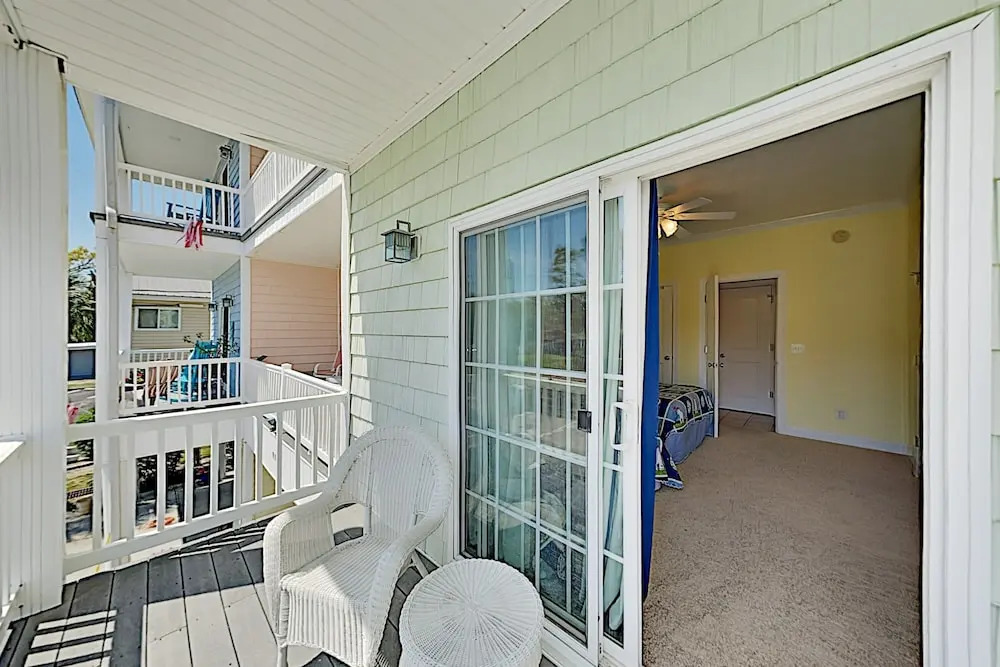 Sun-Soaked Beach Townhome w/ Sparkling Pool townhouse