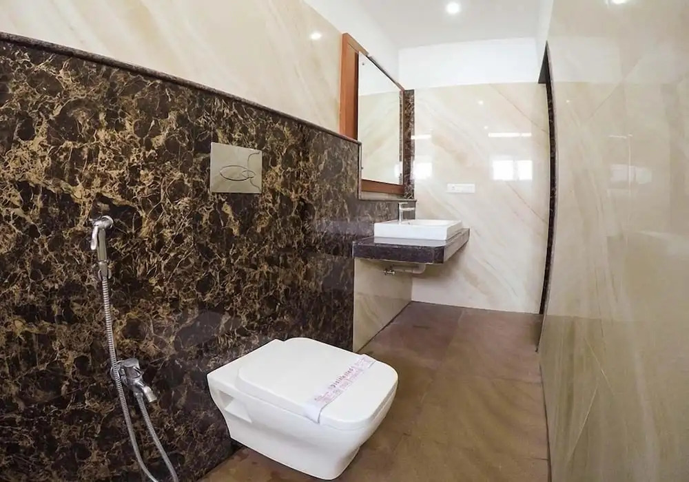 Hotel Maadhini