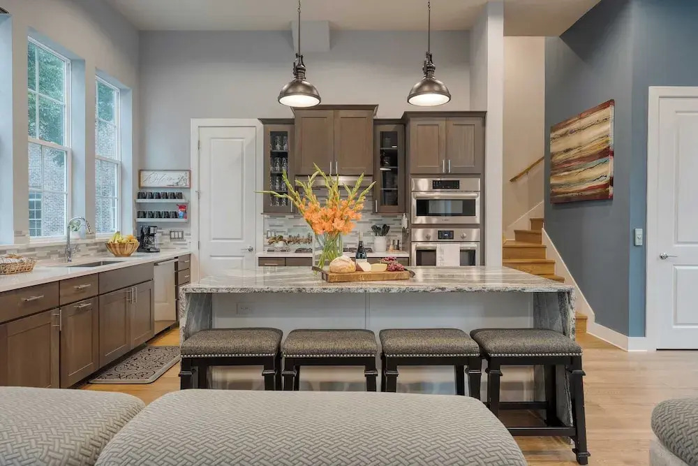 Town Lake Townhouse by Avantstay Hot Tub, Game Room & Skyline Views