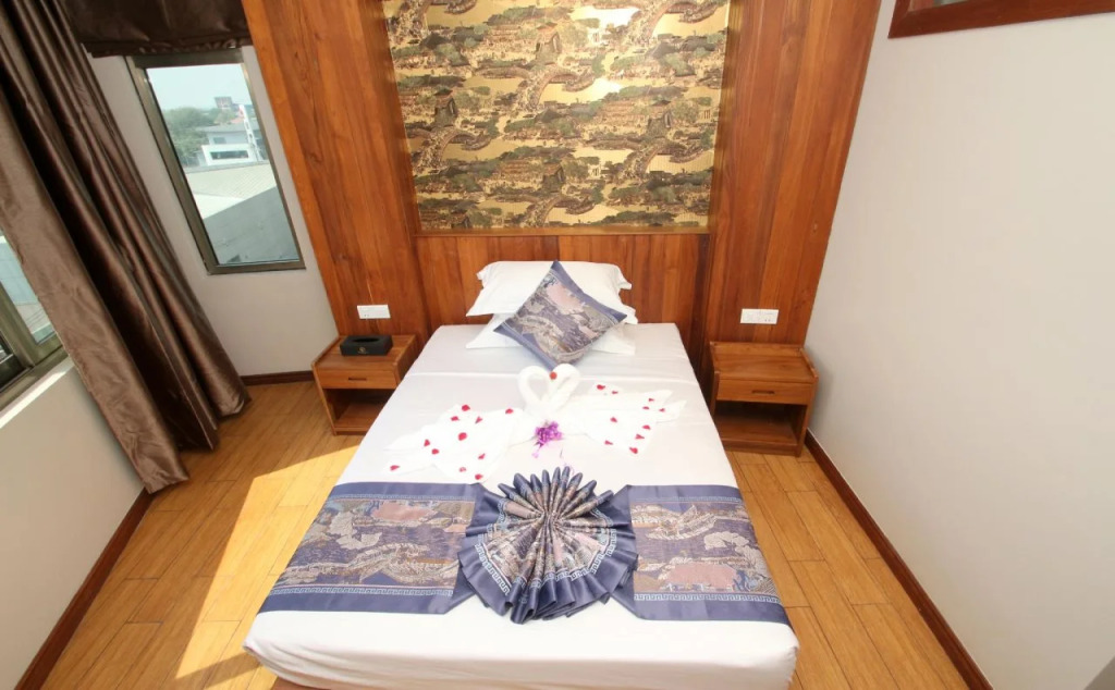 Gemsy Hotel