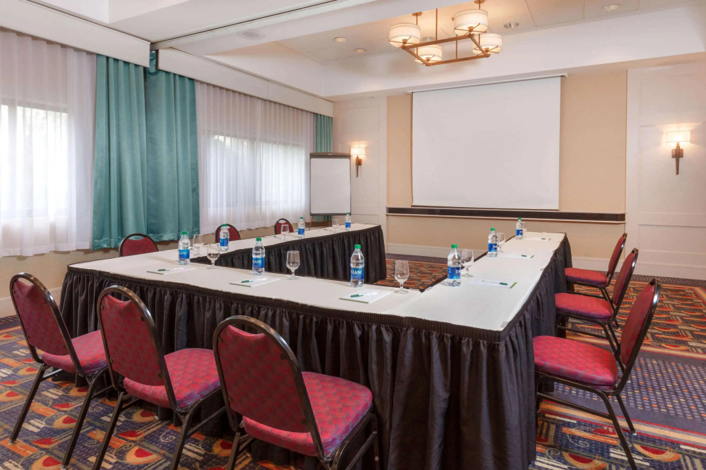 La Quinta by Wyndham Secaucus Meadowlands
