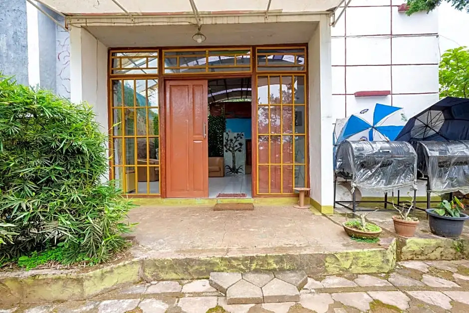 Urbanview Hotel DPineapple Villa Ciater by RedDoorz