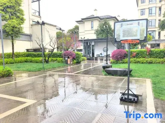 Tengchong Nuanrenju Hot Spring Homestay (Wenxinglou Branch)