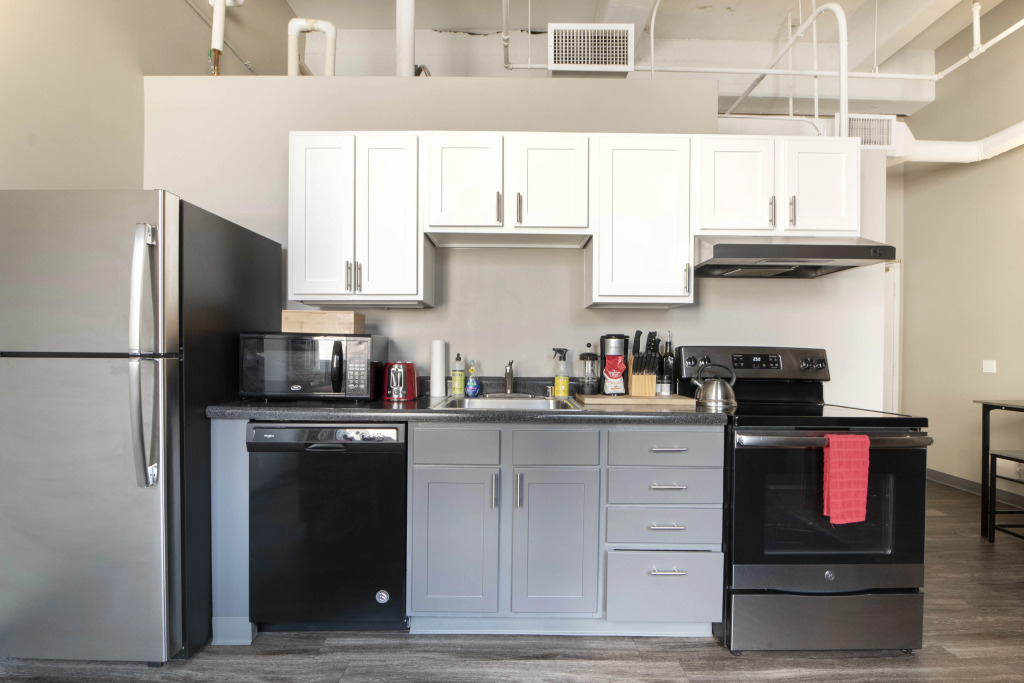 One Bed Loft Apartment with great wifi!