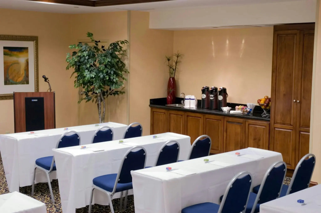 Hampton Inn and Suites Fredericksburg South