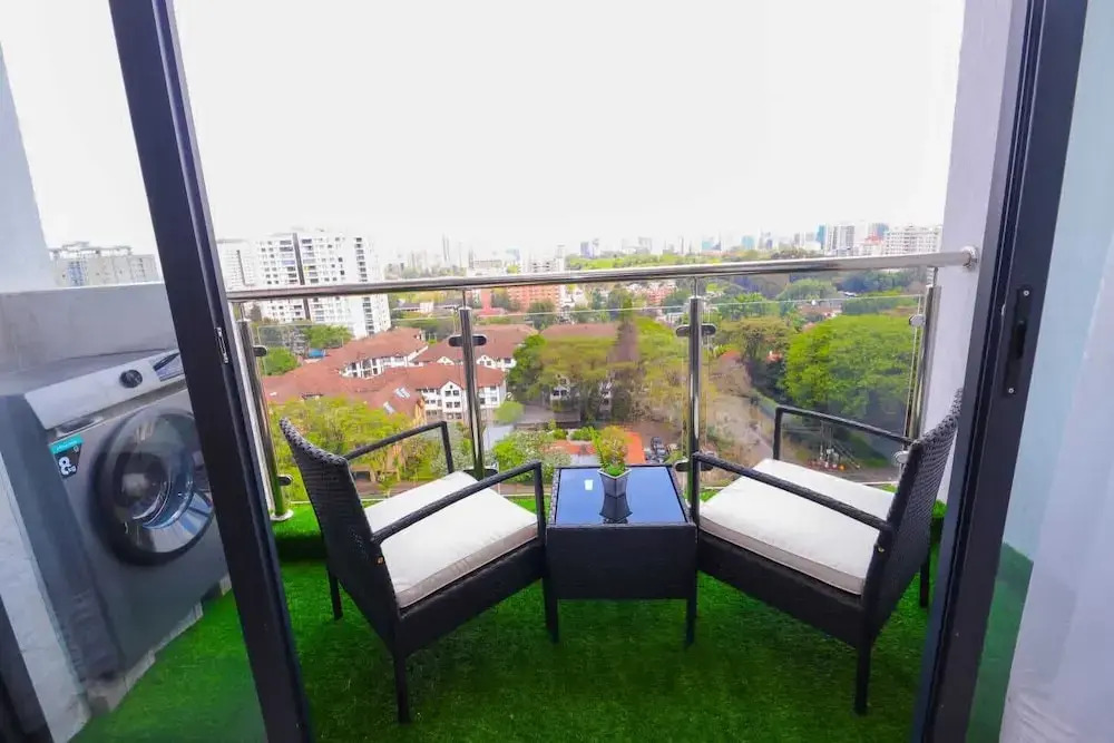 Lux Suites City Oasis Apartments