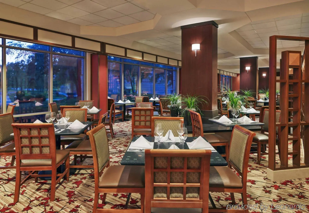 Sheraton Suites Chicago Elk Grove