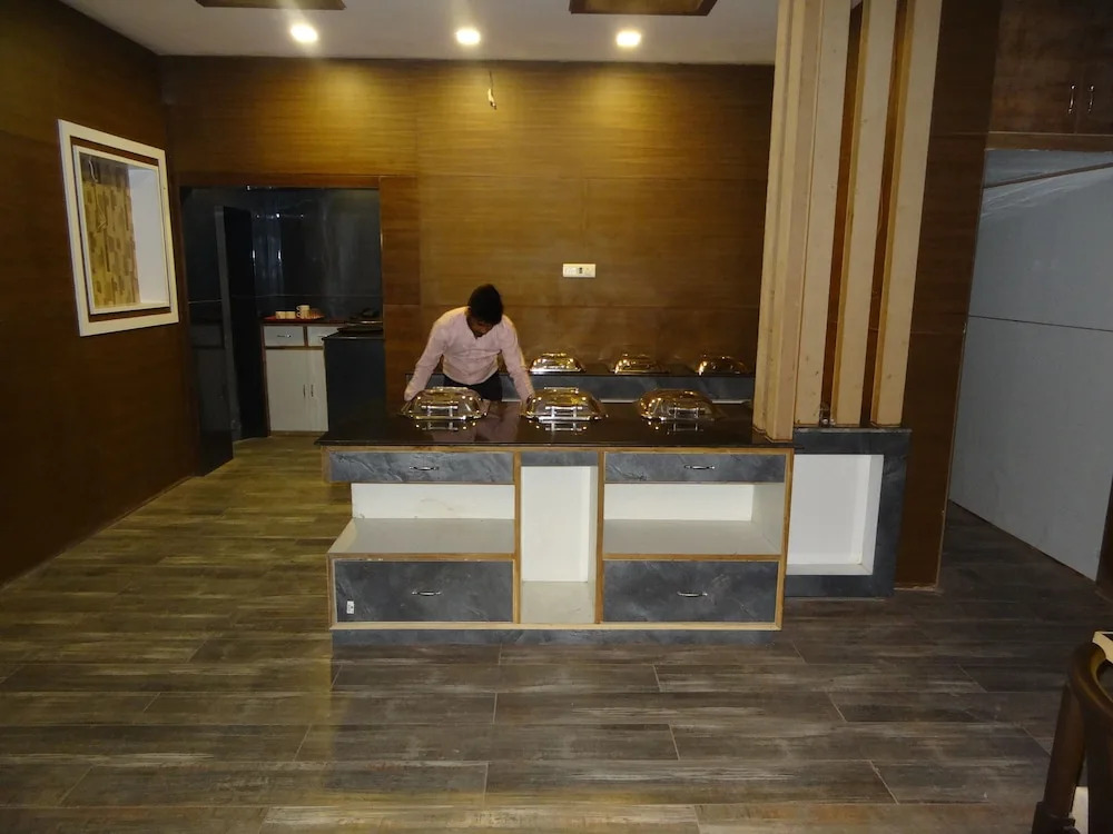 Kamakshi Residency by Royal Collection