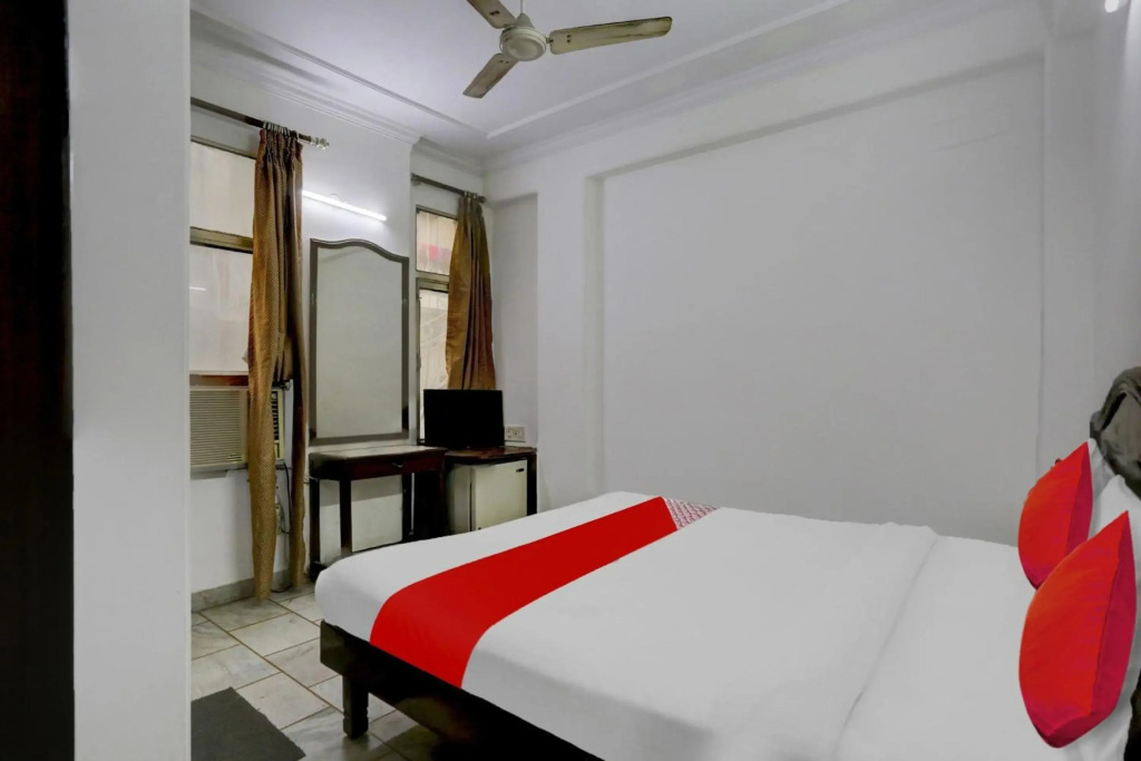 OYO Flagship IAE522 Hotel Cozzy Homes Stay