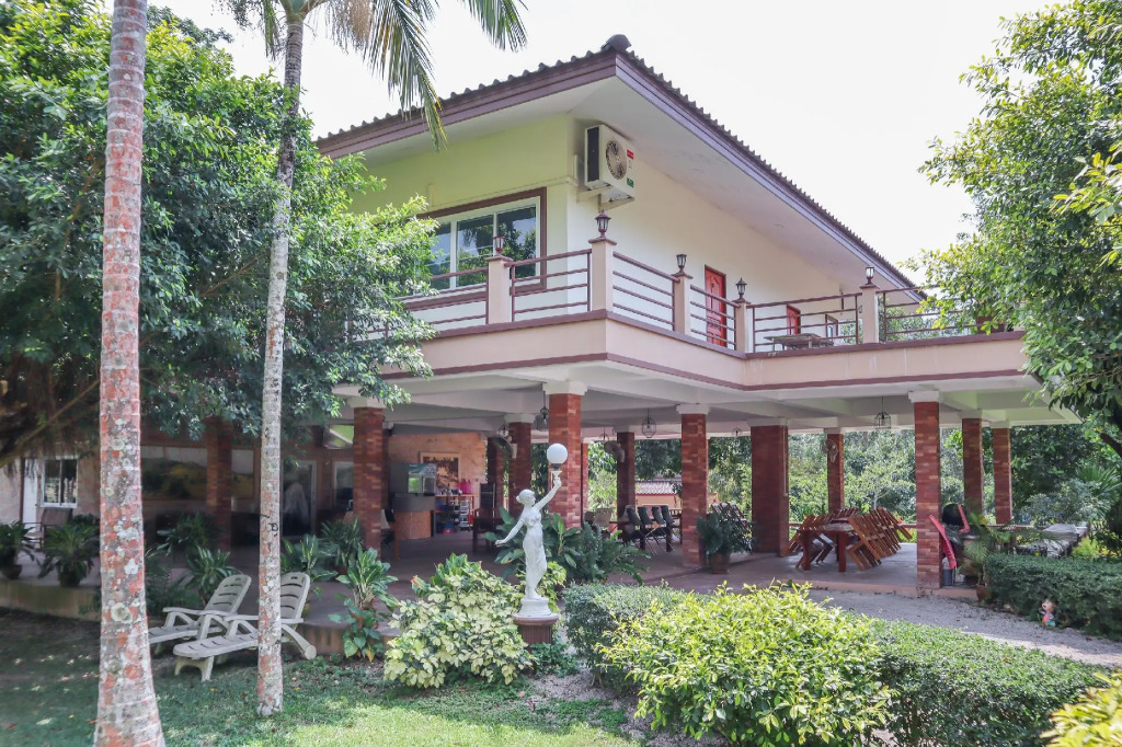 OYO 742 View Pruksa Resort