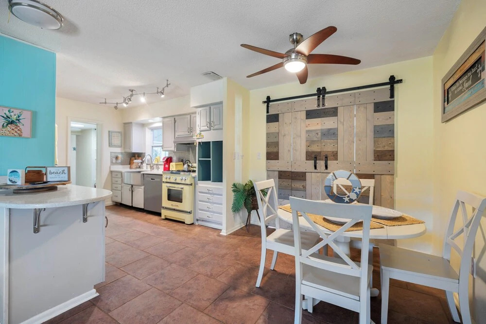 Heated Pool & Boat Dock! Port Charlotte Getaway