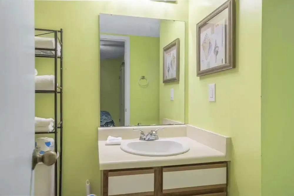 Spectacular views with numerous amenities and pools on sands of Orange Beach
