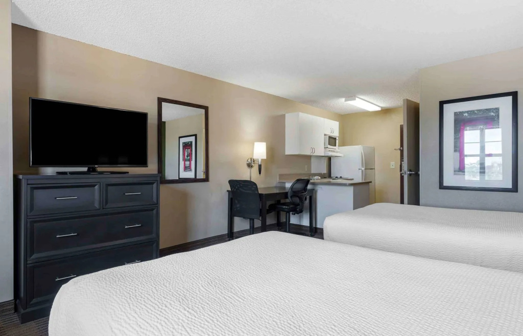 Extended Stay America Suites - Santa Barbara - Calle Real