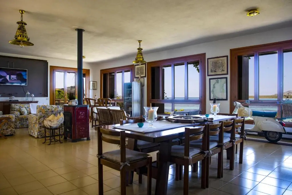 Villa Curiazzi Guesthouse Viale la Pelosa 16
