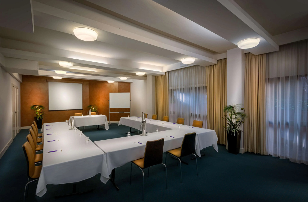 BEST WESTERN PLUS Travel Inn