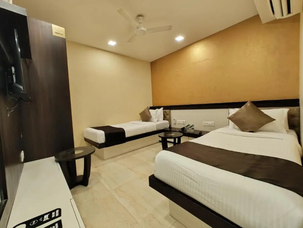 The Majlis Hotel - Near Taj Hotel Colaba