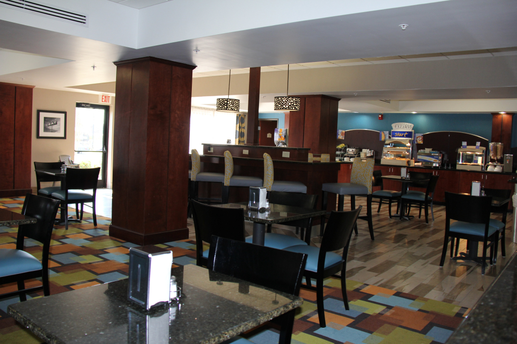Holiday Inn Express & Suites Roanoke Rapids by IHG