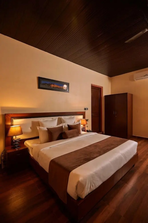 Vijaygarh Resort & Cottages with Private Pool