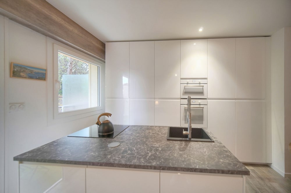 2 Chambres Balcon vue Jardin-carnot A2b266