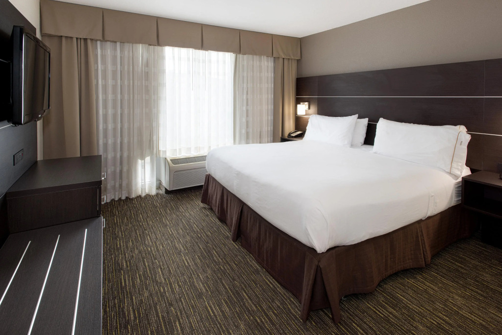 Holiday Inn Express & Suites East Wichita I-35 Andover by IHG