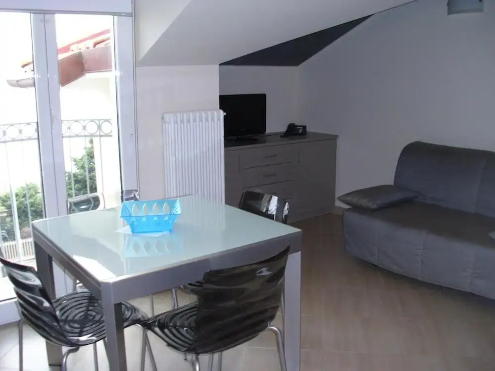 Residence Villa Carmen fronte mare a 50 mt