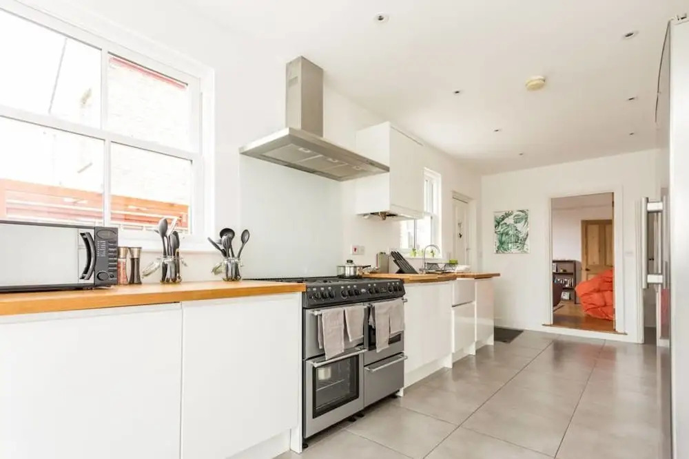 Bright and modern 4 bed family home in Cambridge