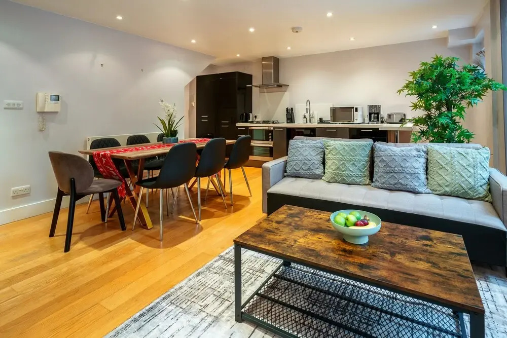 Immaculate 3-bed House in Central London