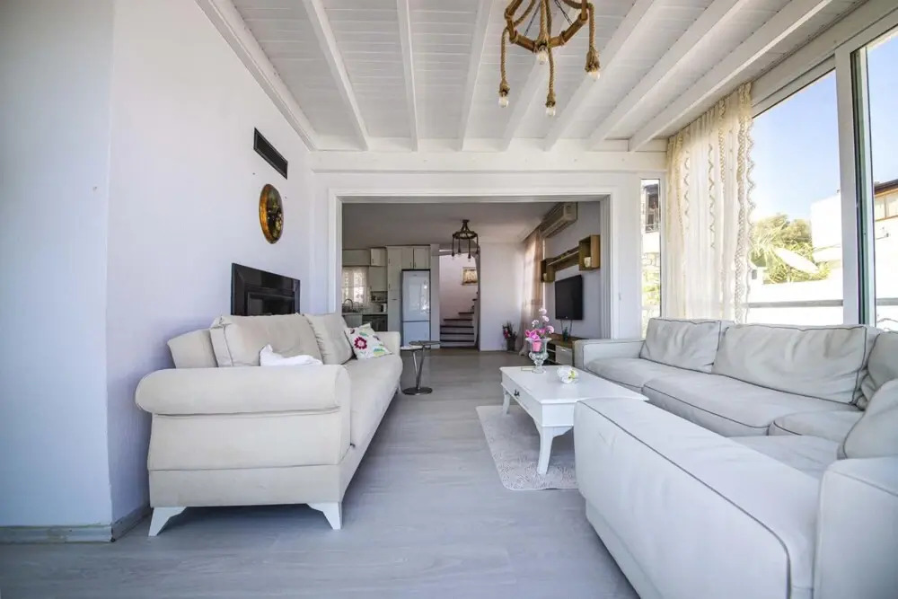 Seaside House With Mesmerizing View in Turkbuku