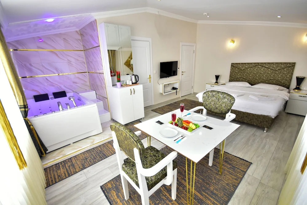LOCA Suit LİFE AİRPORT HOTEL