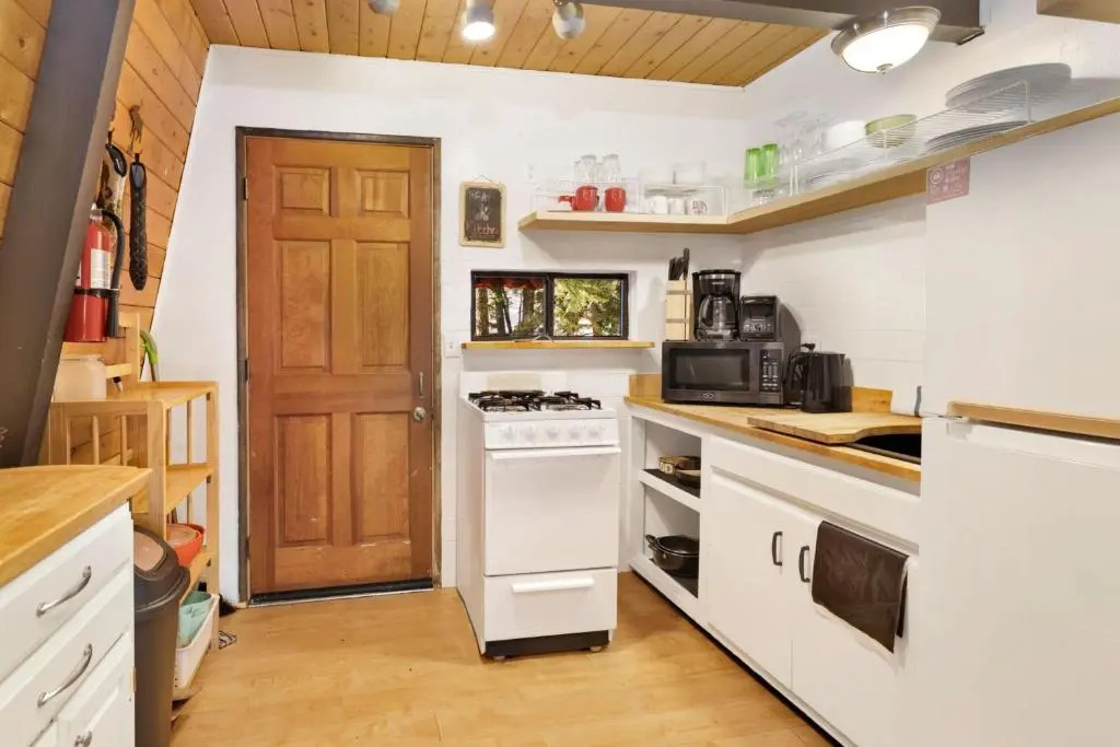 Wolf Cub Cabin#1946