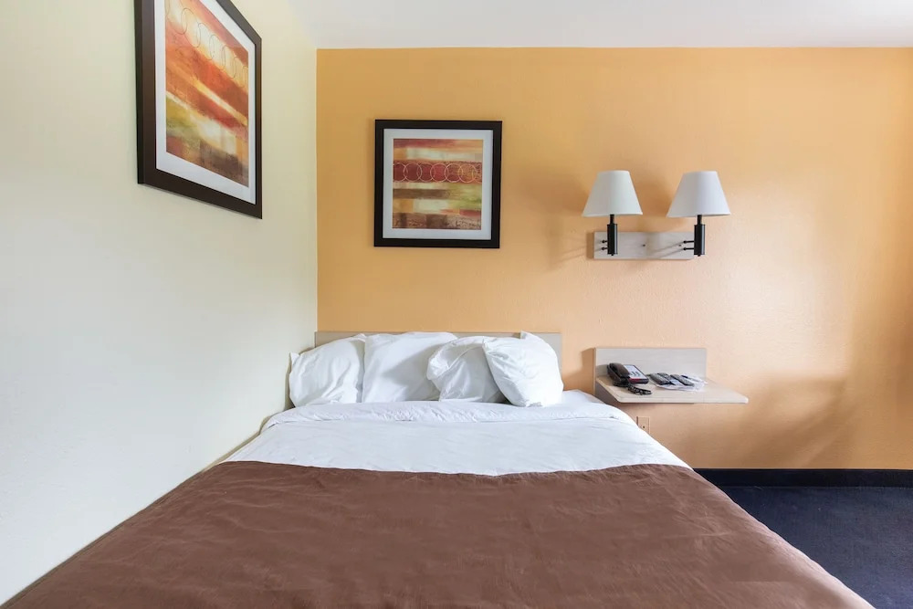 Americas Best Value Inn New Philadelphia