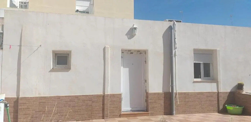 C&BLOLA - Habitacion independiente con baño privado y aire acondicionado - Minimo 3 dias
