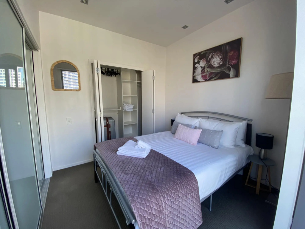 Luxury one bed in the heart of the CBD *FREE WIFI*